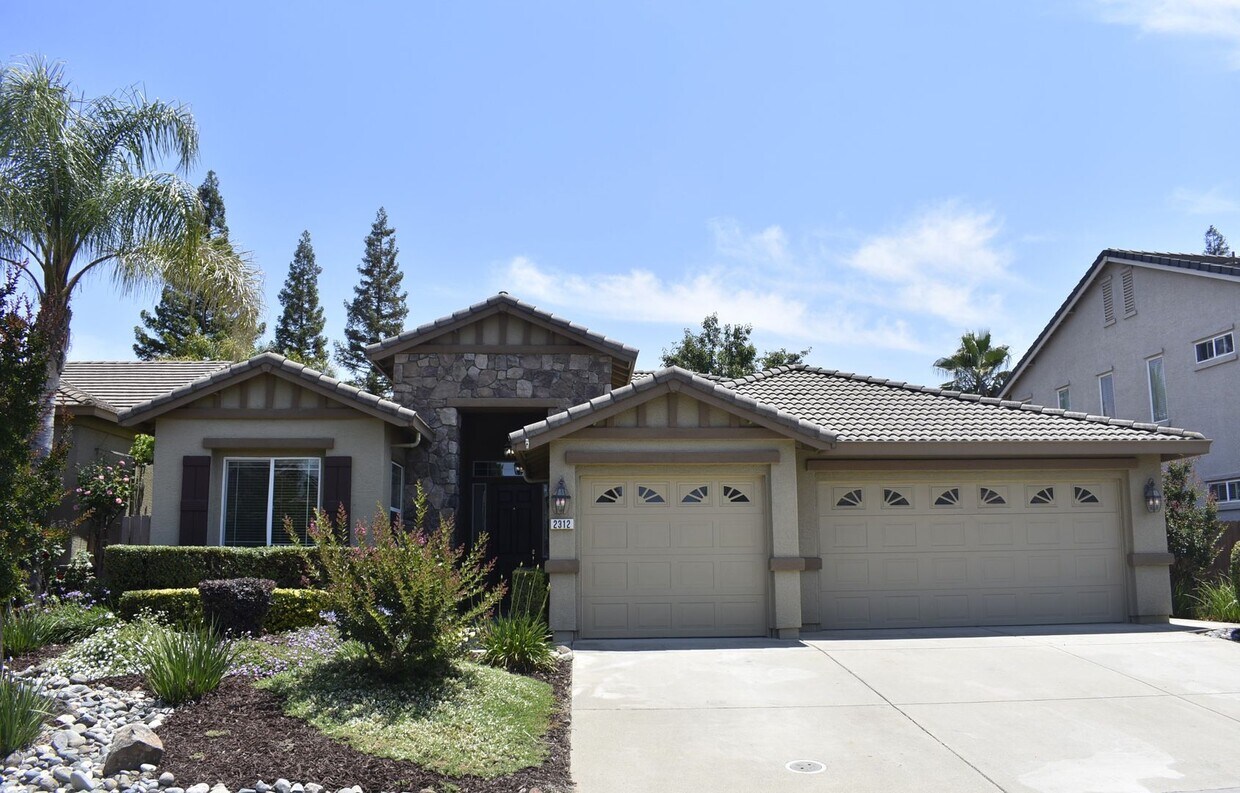 Foto principal - 2312 Petruchio Way