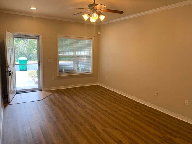 Foto del edificio - "Spacious 3-Bedroom Townhouse Retreat in Fort Walton Beach!"