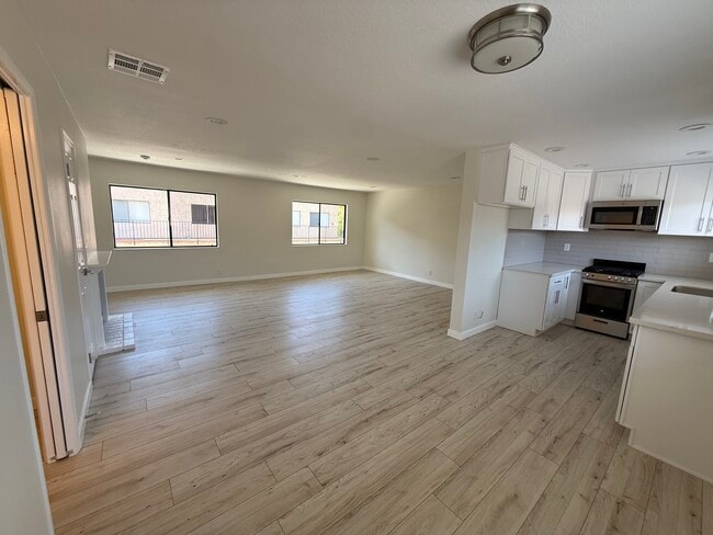 Building Photo - 1011 San Rafael Ave