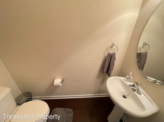 Building Photo - 2 br, 2.5 bath House - 204 Mt Evans Drive