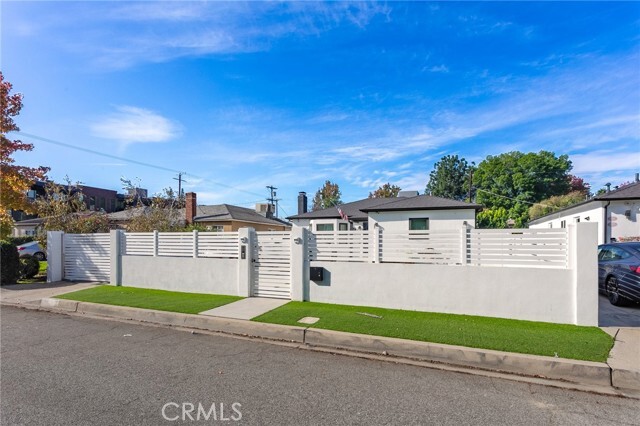 Foto principal - 5629 Natick Ave