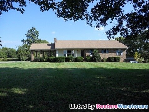 Primary Photo - 815 Douglas Ln