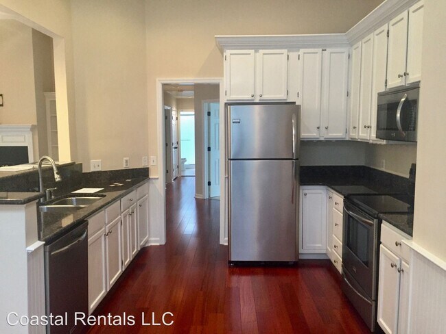 Foto del edificio - 3 br, 2 bath House - 8 Evergreen Lane