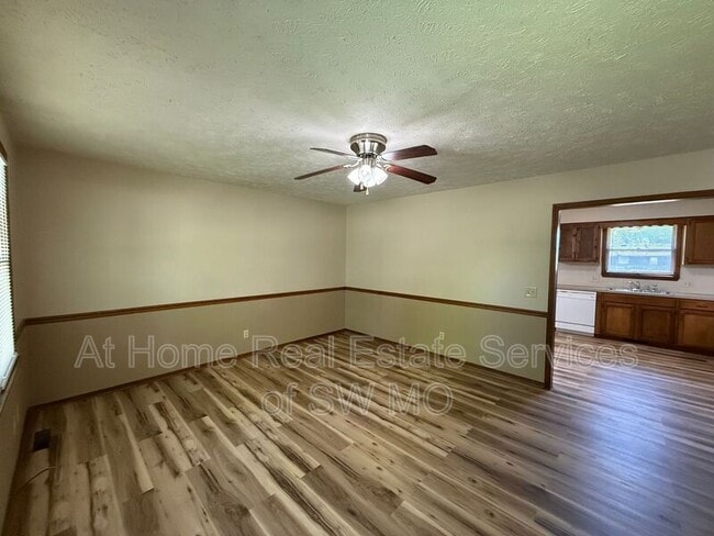 Foto del edificio - 103 S Cottonwood Ave