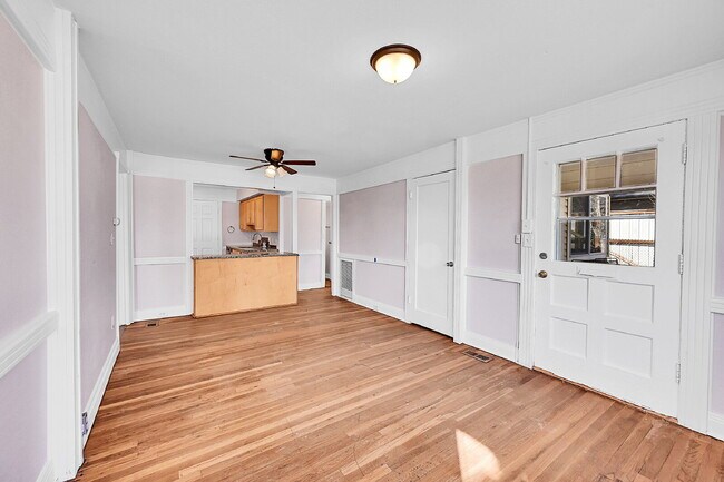 Foto del edificio - $2,140.95, $200 Off Cleaning Voucher, 4 Beds 1 Bath Single Family Home in Denver with Washer and ...