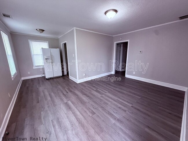 Building Photo - 3175 Jackson Ave
