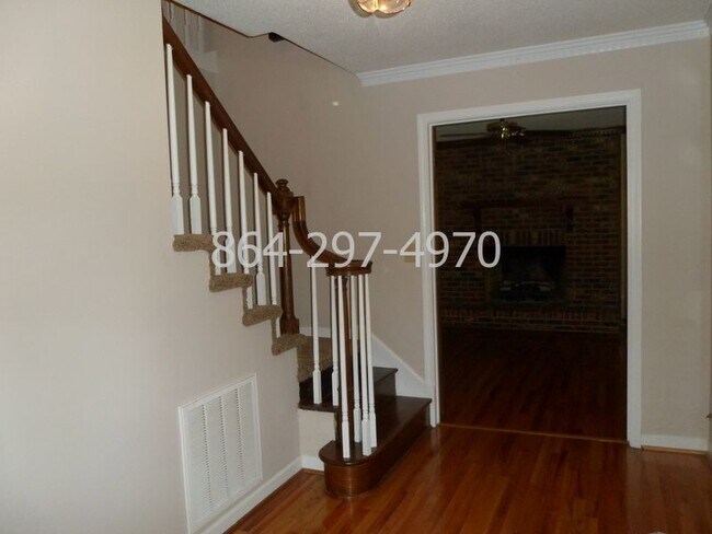 Foto del edificio - 14 Bateswood Dr