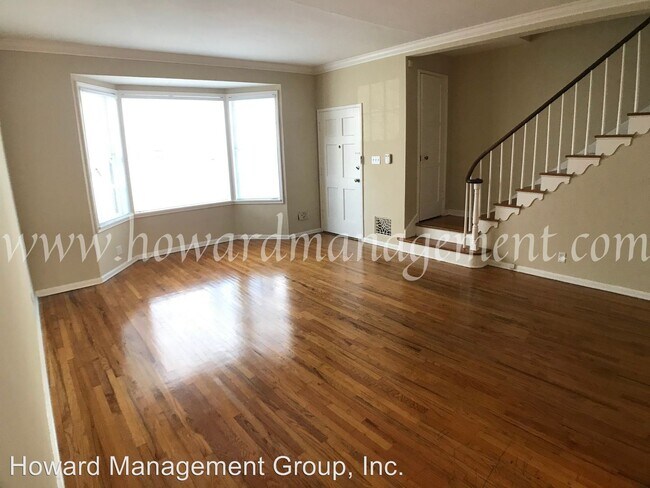 Building Photo - 215 S Gale Dr
