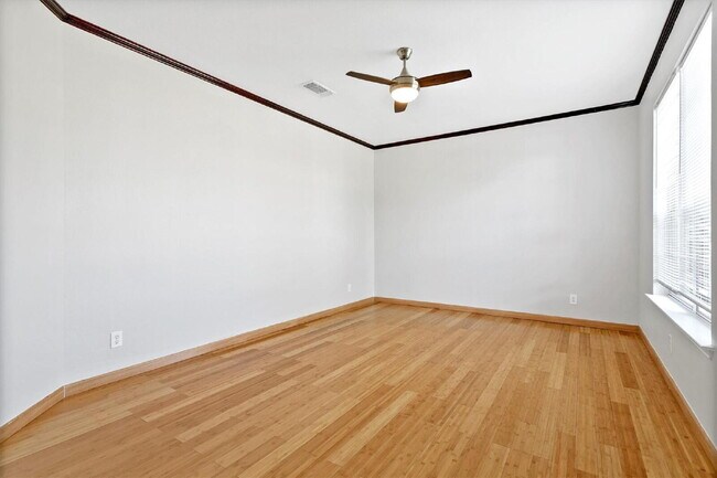 Foto del edificio - Spacious Richardson Home in Plano ISD with Patio, Fenced Backyard & 2-Car Garage