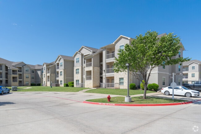 Exterior - Longhorn Crossing