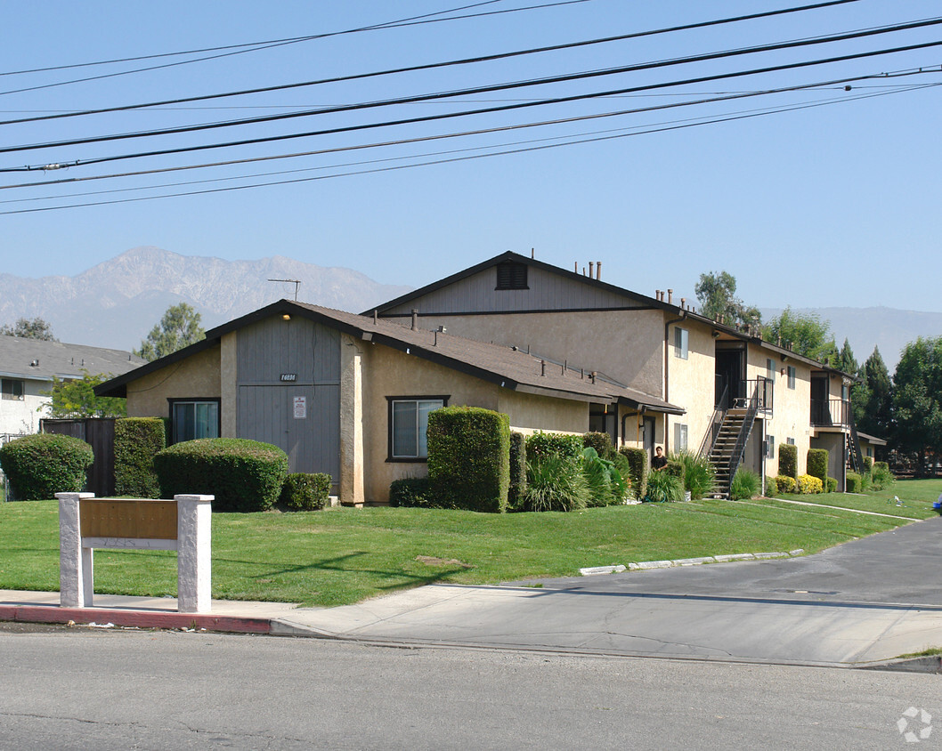 Primary Photo - Arrow Garden Apartments