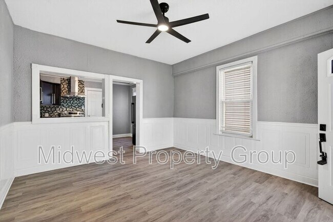 Foto del edificio - 6619 Etzel Ave