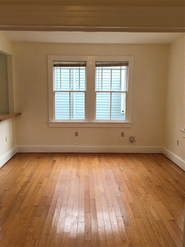 Dining room - 5714 Willow St