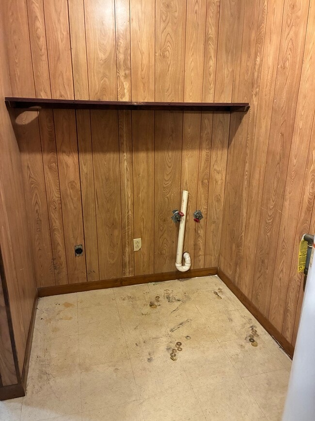 Building Photo - 520 N 1st St