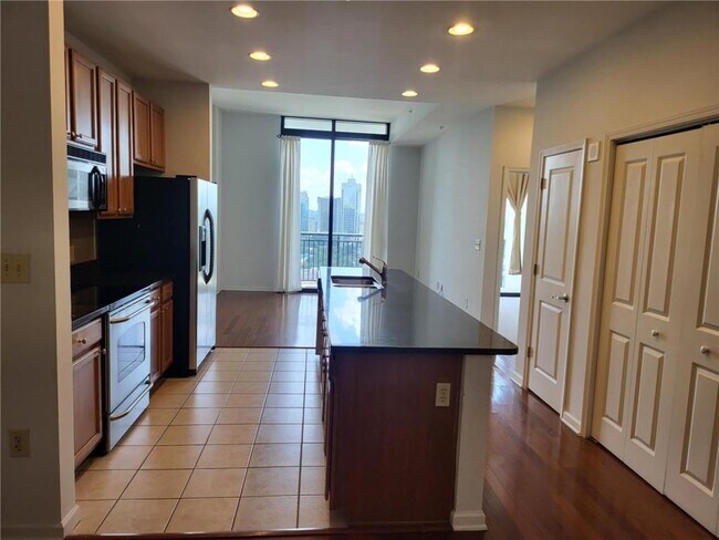 Foto del edificio - 3040 Peachtree Rd