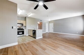 Building Photo - 855 N Stephanie St