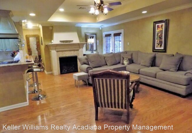 Building Photo - 3 br, 3 bath House - 305 Cambridge Drive