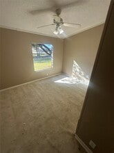 Building Photo - 536 Sabine St