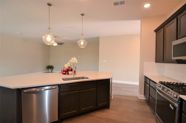 Building Photo - 3207 Kindred Wy