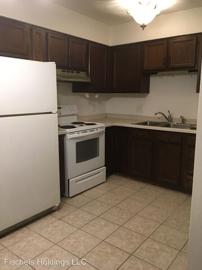 Building Photo - 115 1st St
