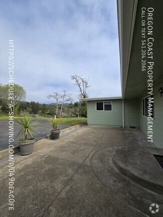 Building Photo - 4 NE Williams Ave