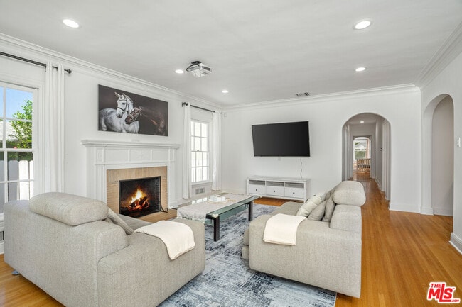 Building Photo - 4712 Burnet Ave