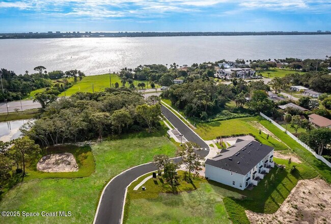 Foto del edificio - 1685 Kendall Pointe Pl