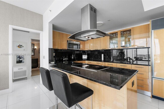 Foto del edificio - 6899 Collins Ave