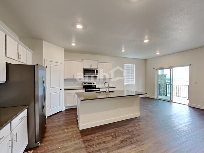 Foto del edificio - 8245 Joyce St