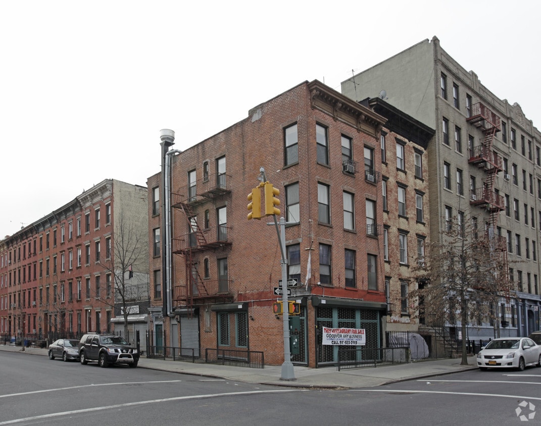 Primary Photo - 310 S 4th St