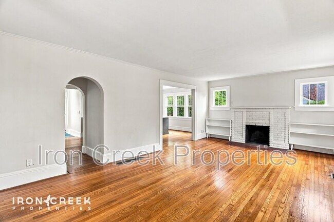 Building Photo - 42 Westover Dr