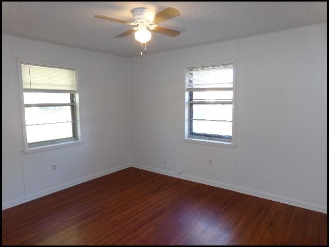 Building Photo - 107 S Holly St