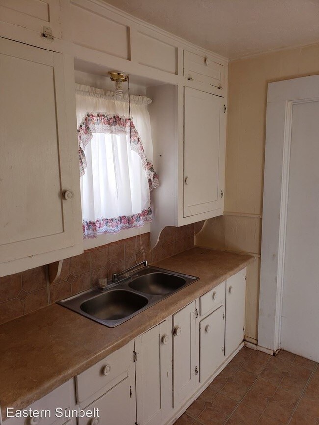Foto del edificio - 1 br, 1 bath House - 209 West 4th Street