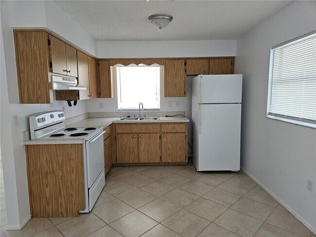 Building Photo - 13341 Grand Terrace Dr