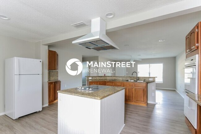 Foto del edificio - 3 Bedroom Pet-Friendly Home in Sarasota, FL with Main Street Renewal