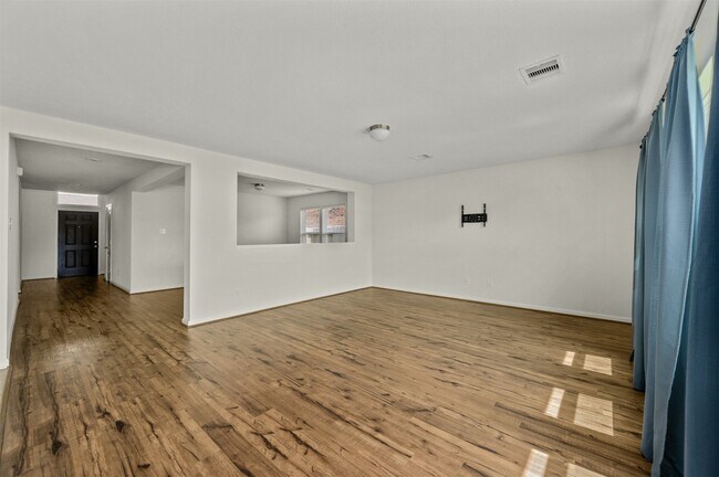 Foto del edificio - 1522 Wheatley Hill Ln