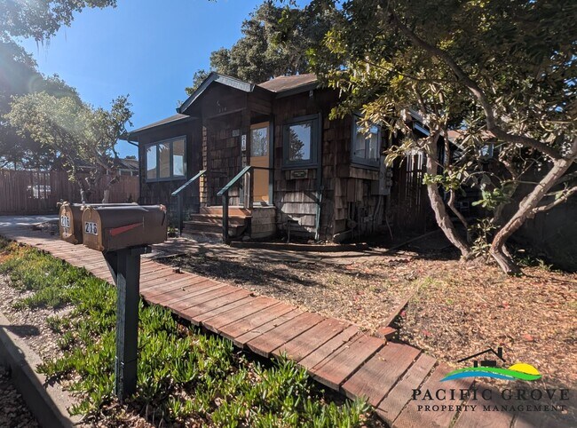 Building Photo - 216-17M-HL