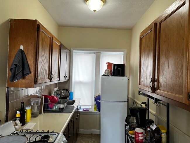 Building Photo - 10 Hyde Park Ave