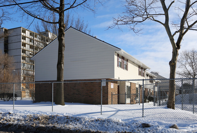 Foto del edificio - Amesbury Rosalind Apartments