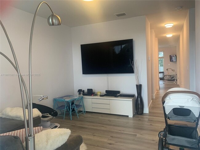 Foto del edificio - 808 E 32nd St