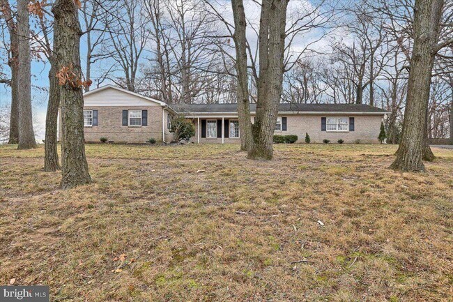 Building Photo - 1711 Gray Dr