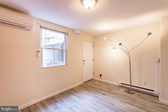 Foto del edificio - 211 W Stiles St