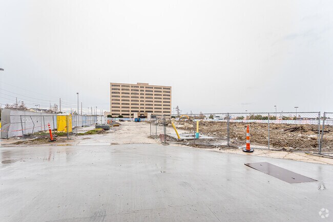 Construction Photo Jan 2022 - 1200 S Clearview Pky