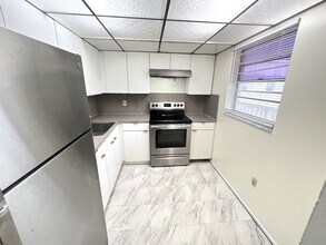 Building Photo - 15600 NW 7th Ave