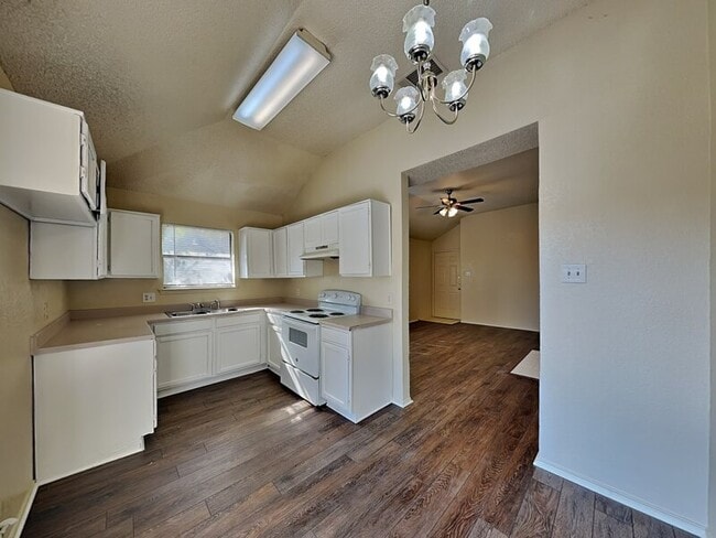 Building Photo - 8531 Gatlinburg Dr