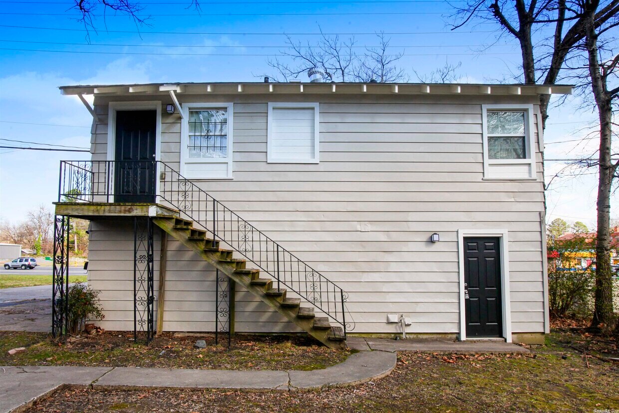 Primary Photo - 1006 W 19th St