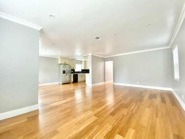 Foto del edificio - 823 E 90th St