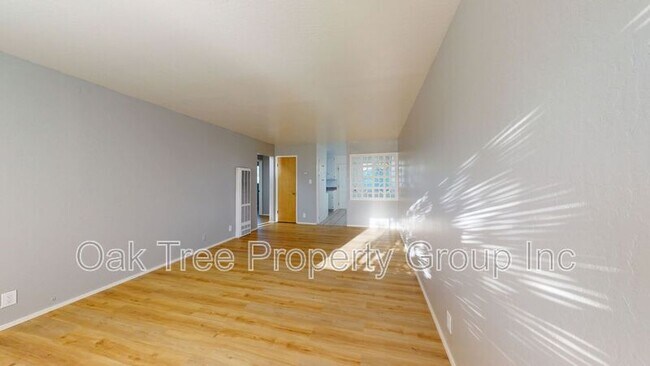 Foto del edificio - 2858–2860 Brookdale Ave