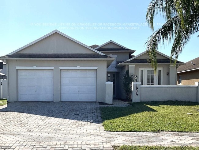 Building Photo - 1934 Magical Ln