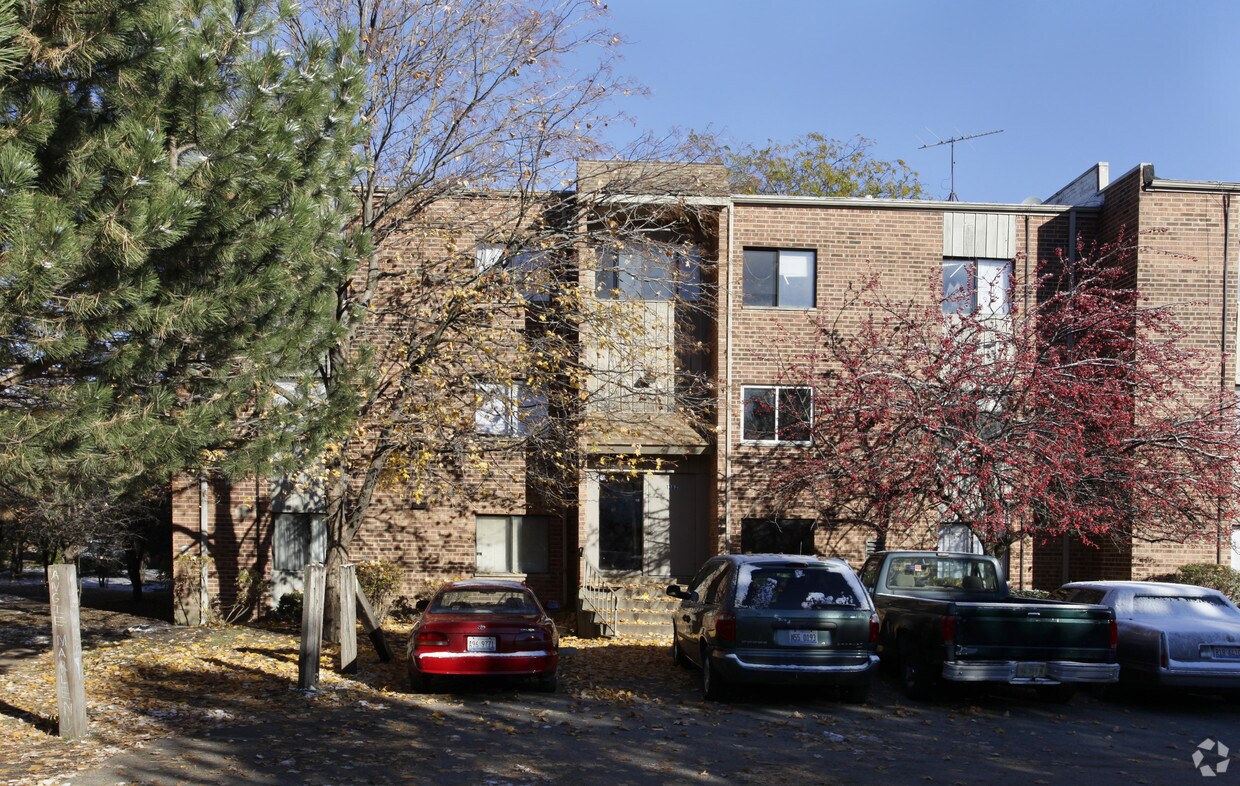 Building Photo - 1382 E Ports O Call Dr